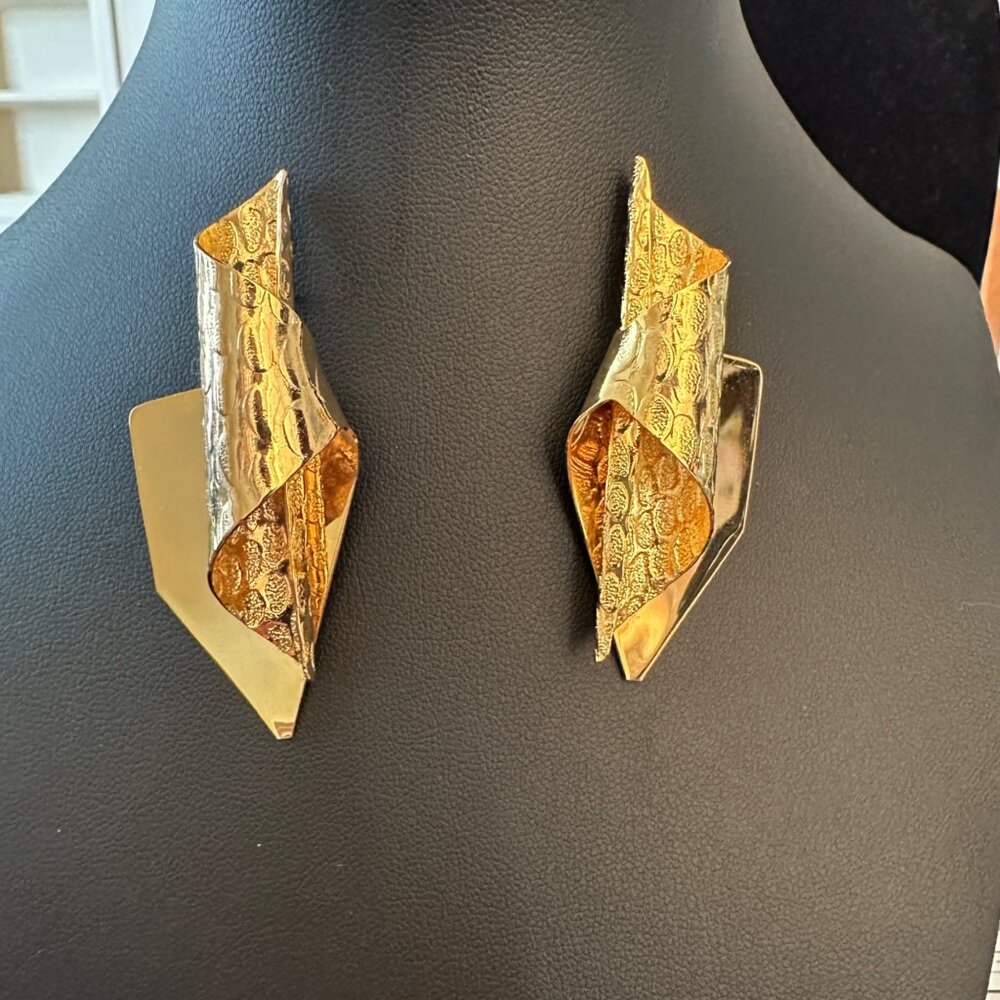 Vintage Gold-Tone Abstract Pierced Earrings With Textured & Smooth Metal Design